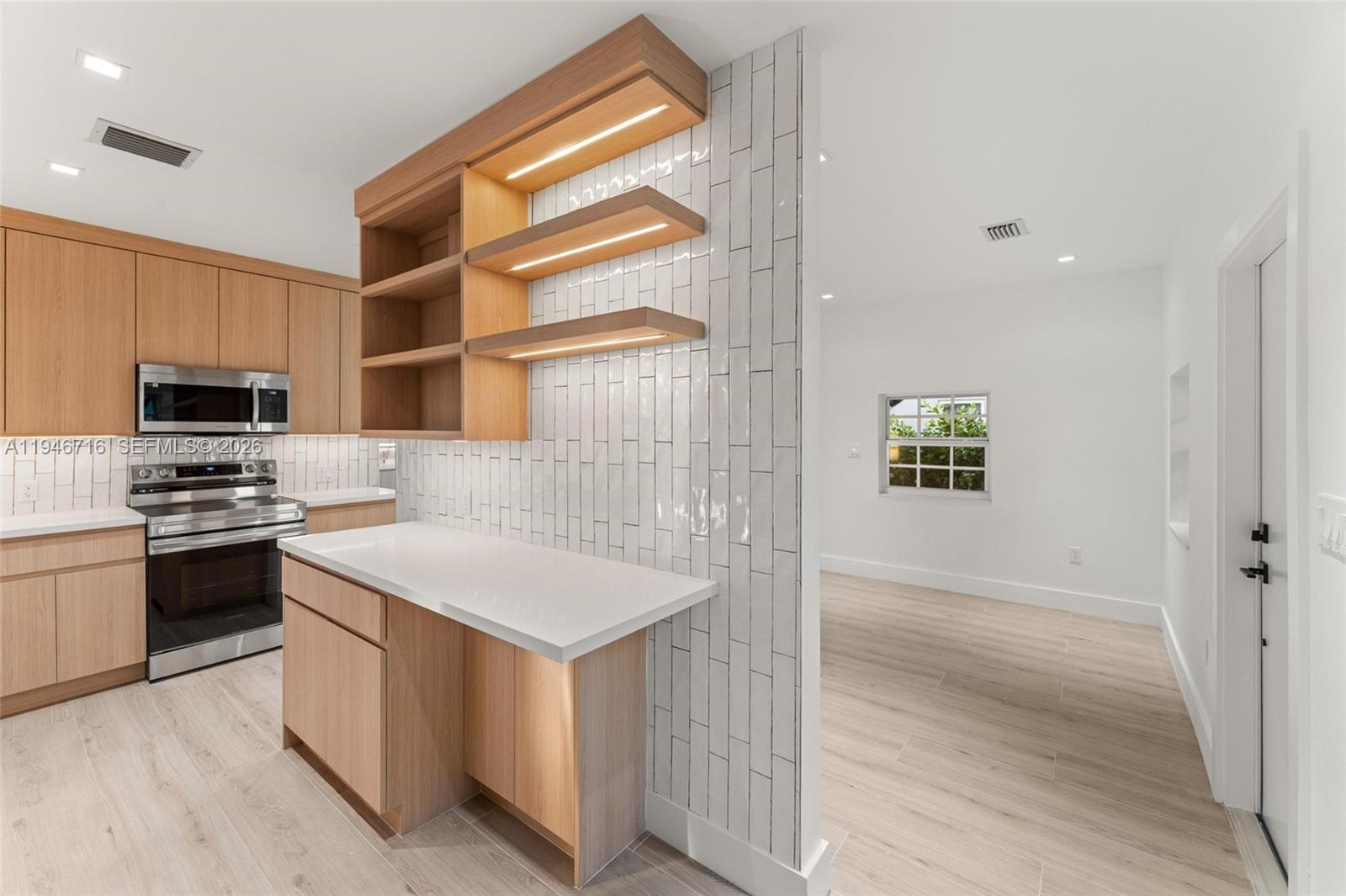 1880 NE 180th St North Miami Beach, FL 33162