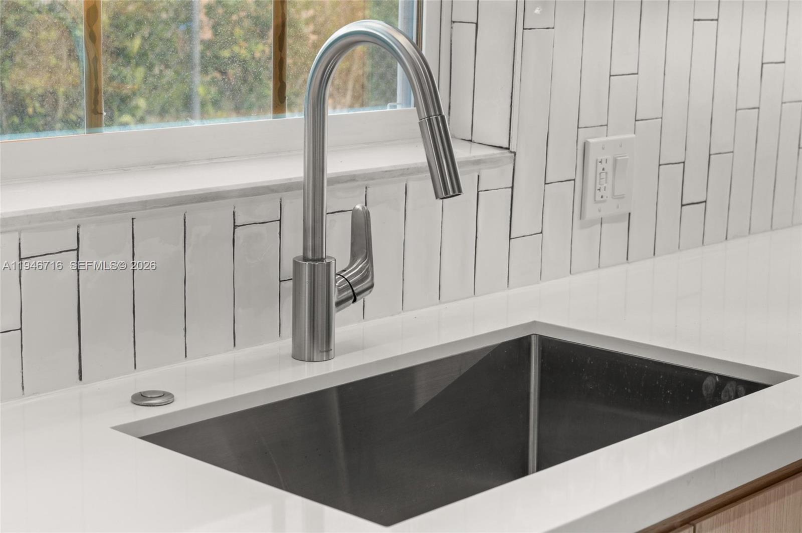 1880 NE 180th St North Miami Beach, FL 33162