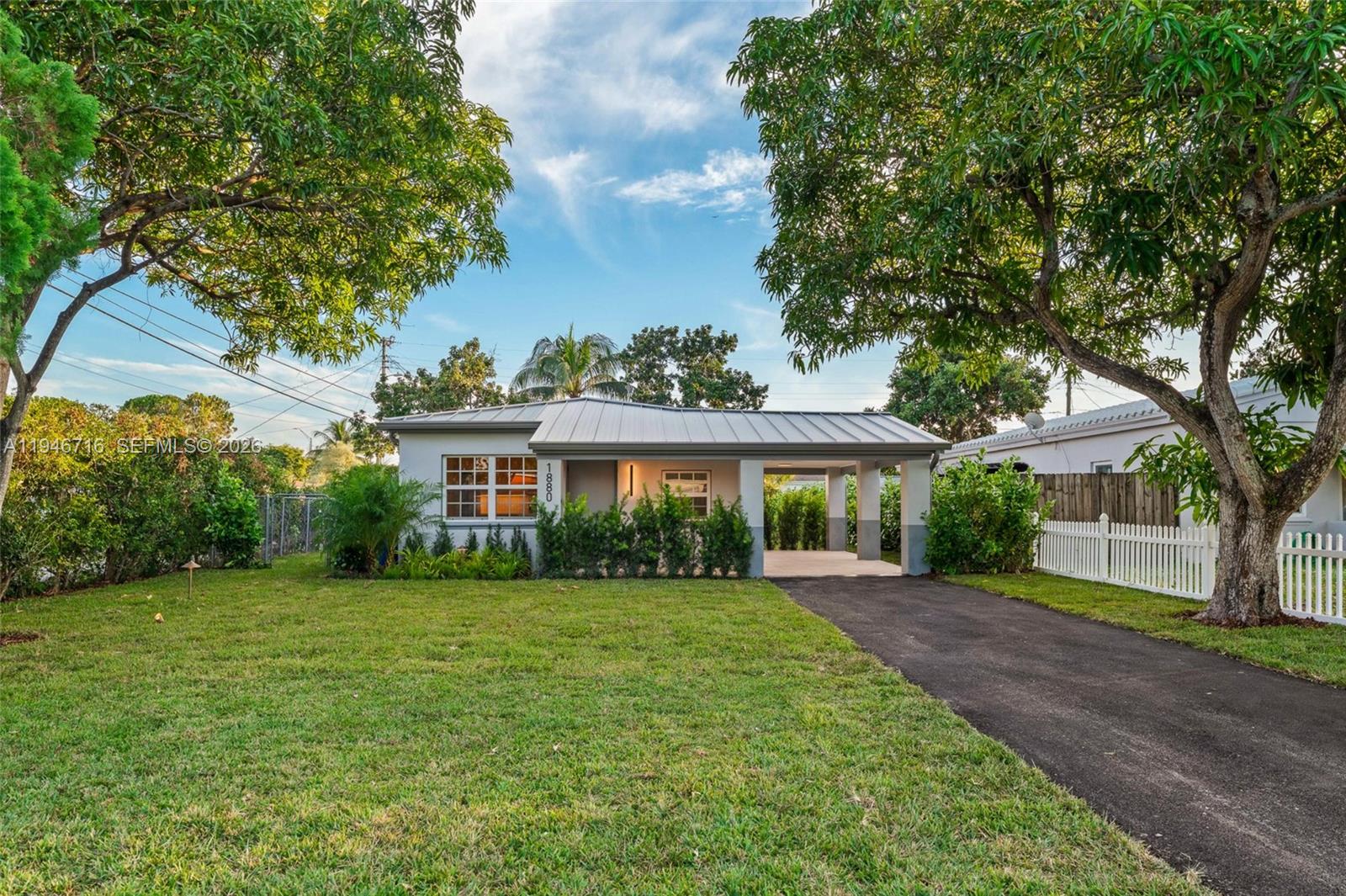 1880 NE 180th St North Miami Beach, FL 33162