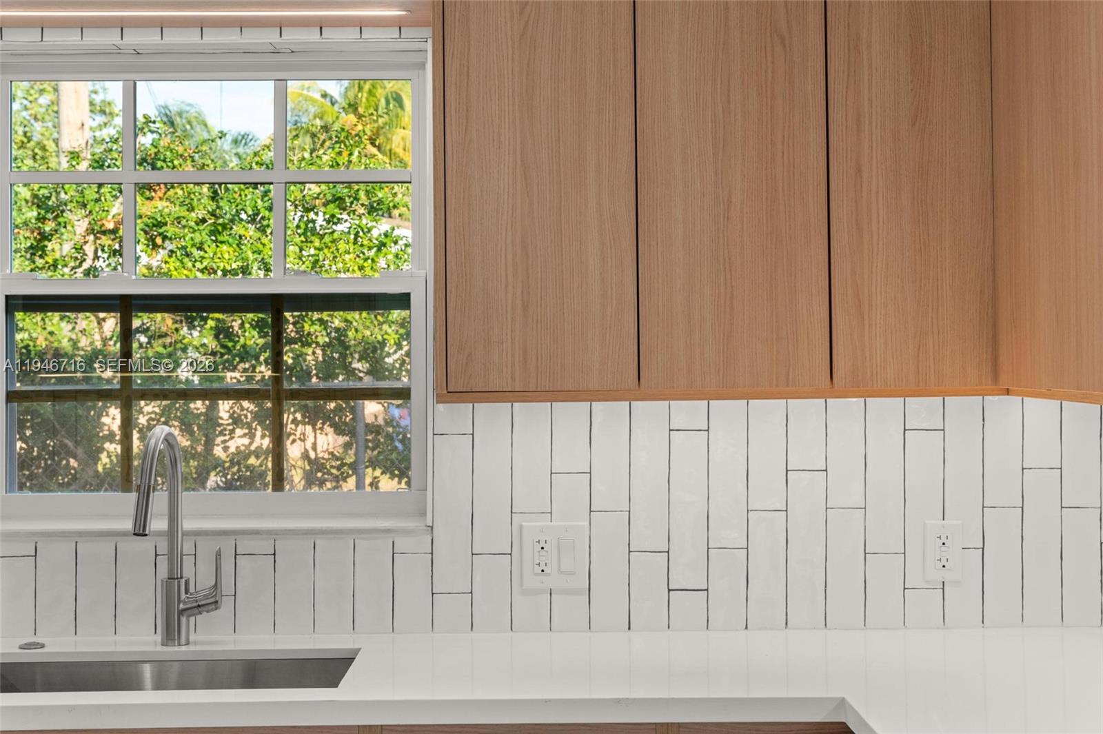 1880 NE 180th St North Miami Beach, FL 33162