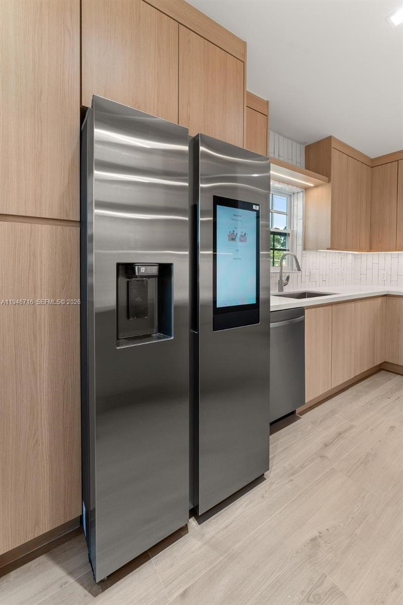 1880 NE 180th St North Miami Beach, FL 33162