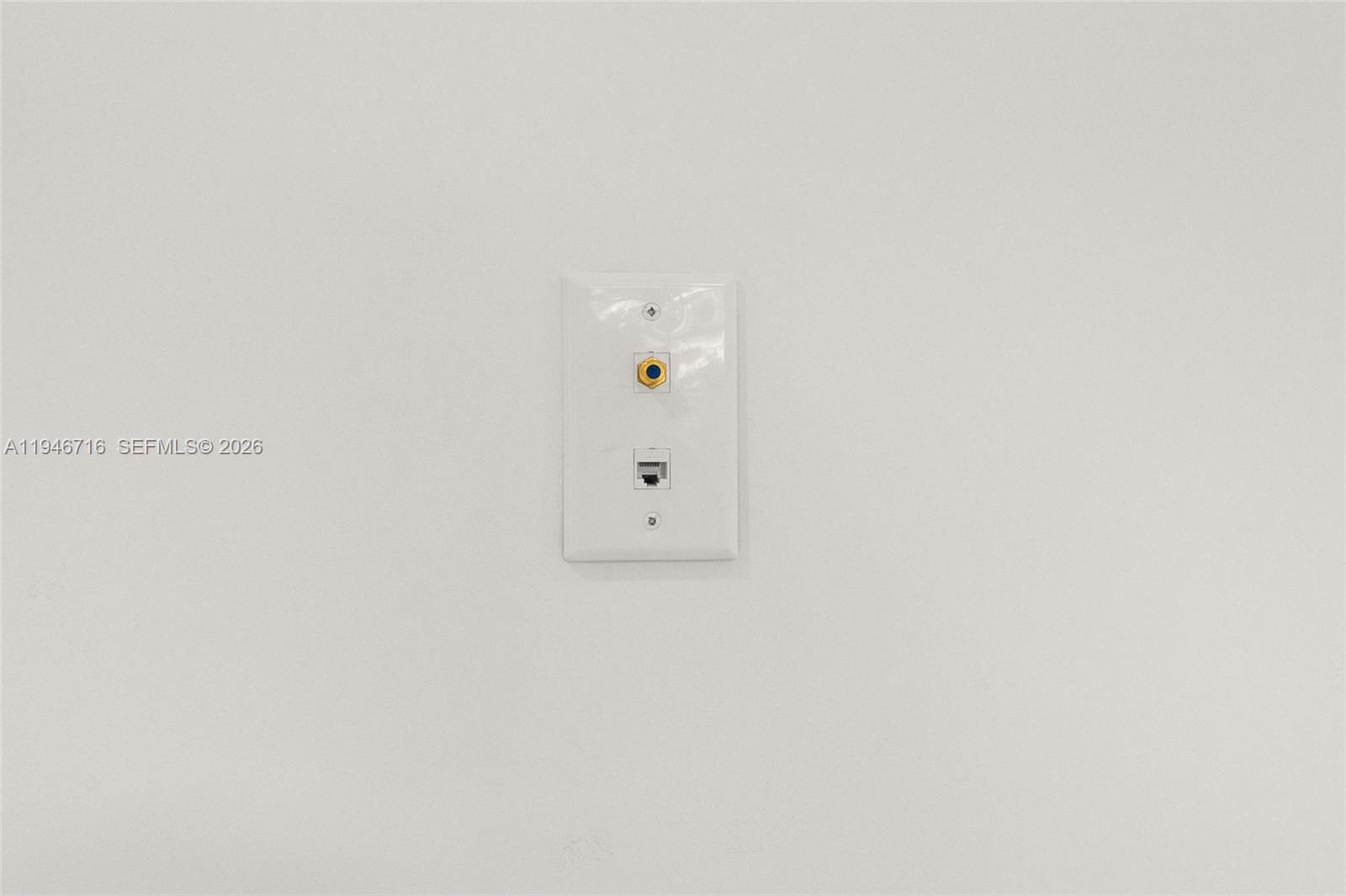 1880 NE 180th St North Miami Beach, FL 33162