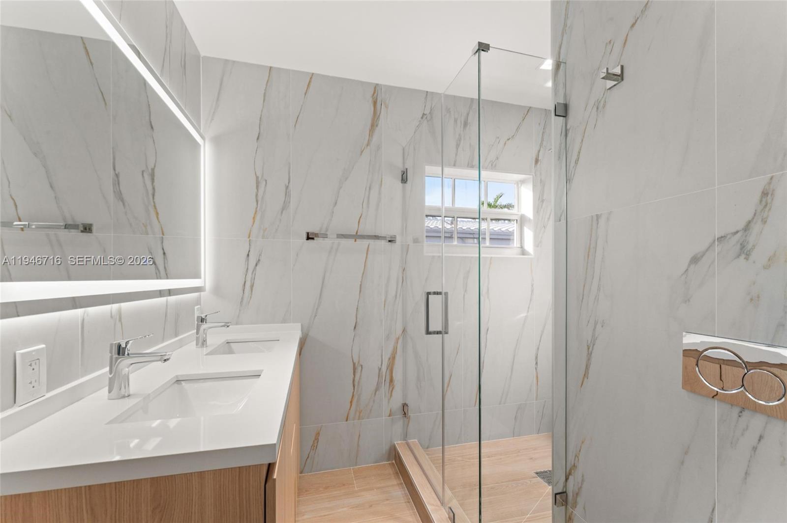 1880 NE 180th St North Miami Beach, FL 33162