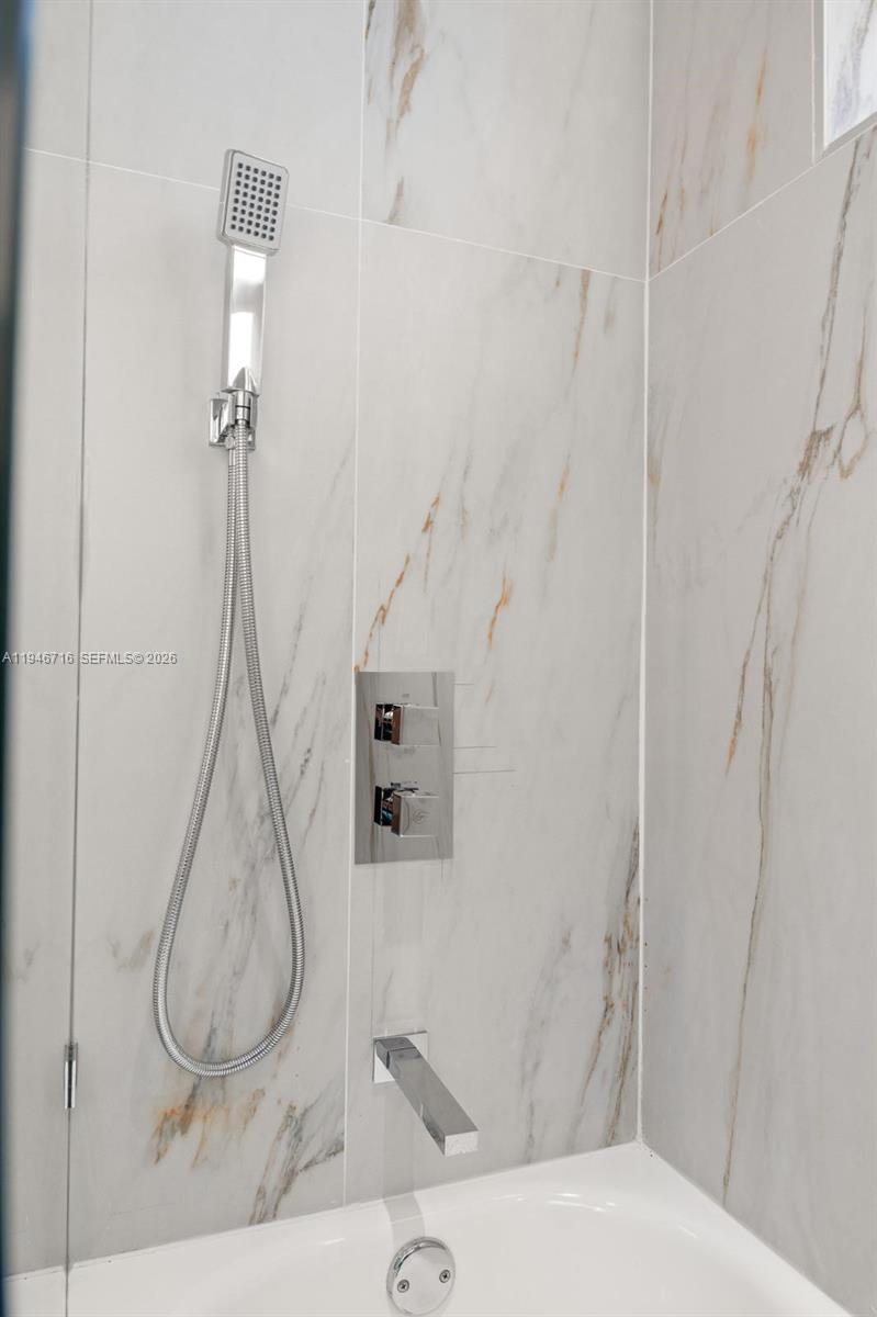 1880 NE 180th St North Miami Beach, FL 33162