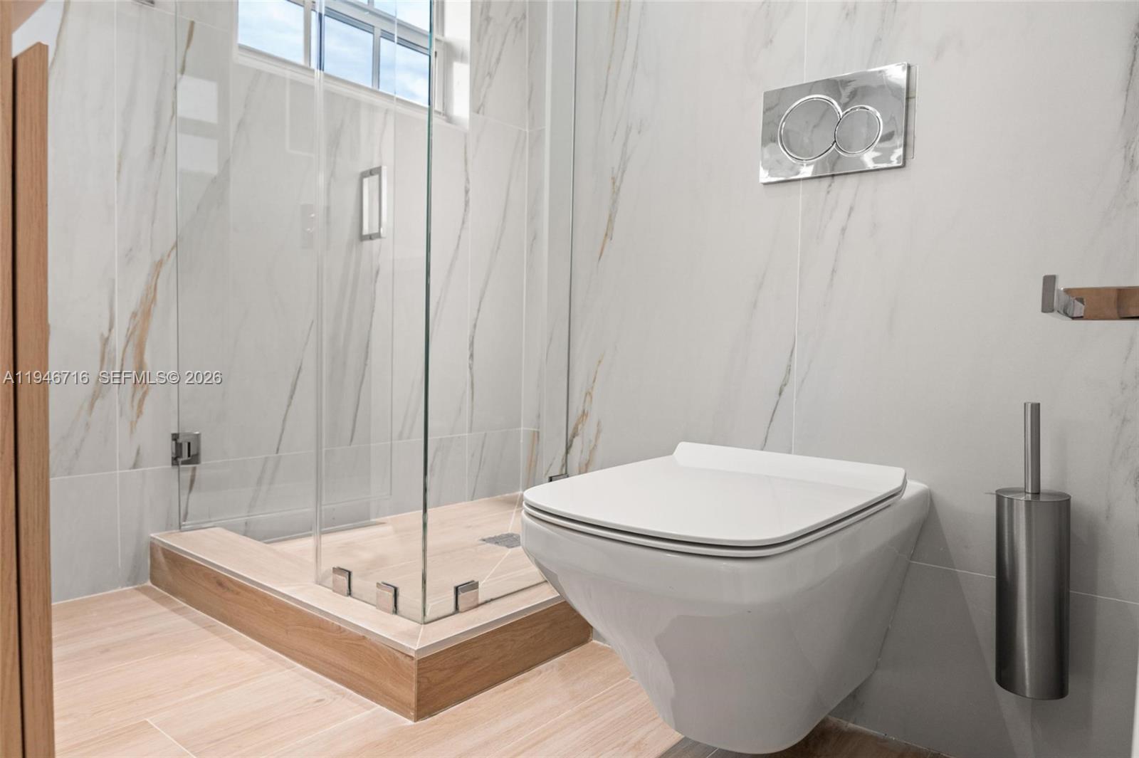 1880 NE 180th St North Miami Beach, FL 33162