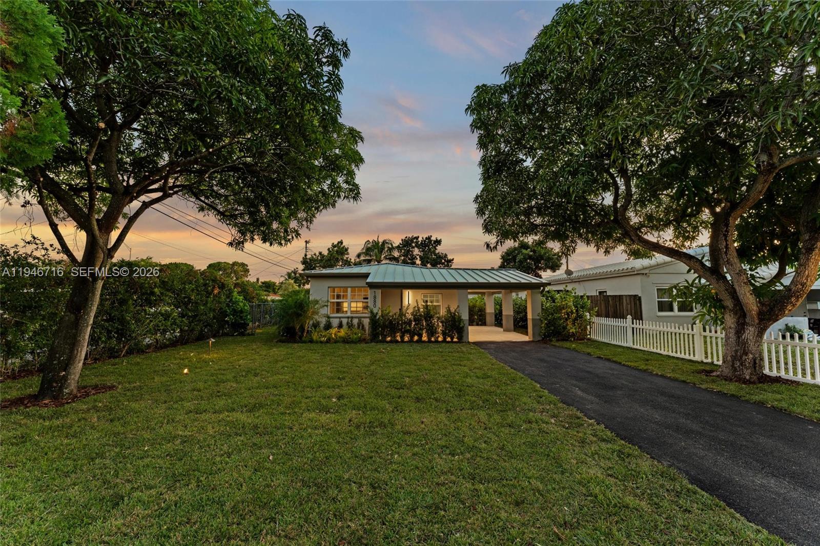 1880 NE 180th St North Miami Beach, FL 33162