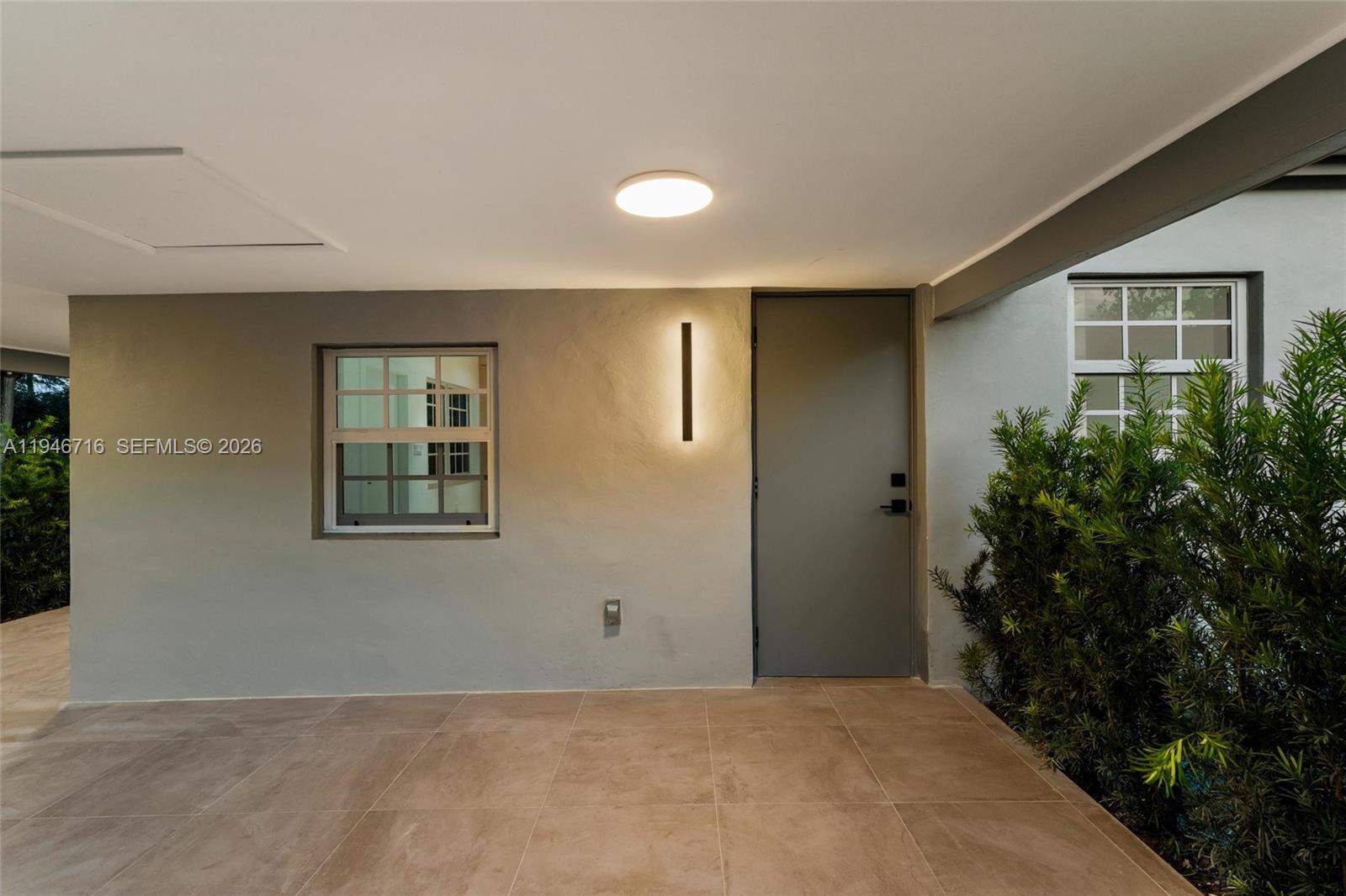 1880 NE 180th St North Miami Beach, FL 33162