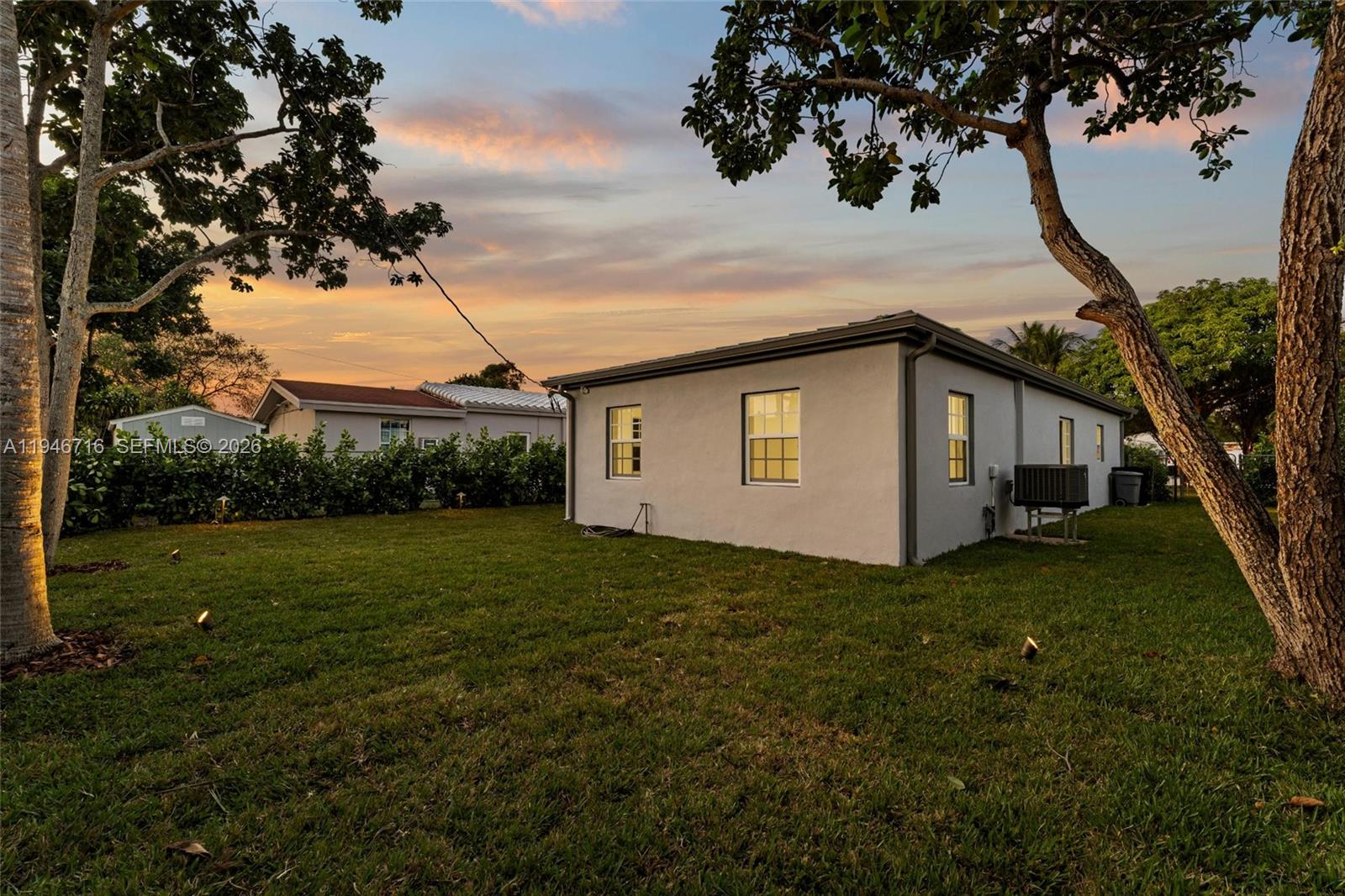 1880 NE 180th St North Miami Beach, FL 33162