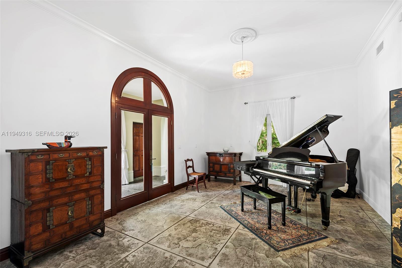 4191 Lybyer Ave Miami, FL 33133