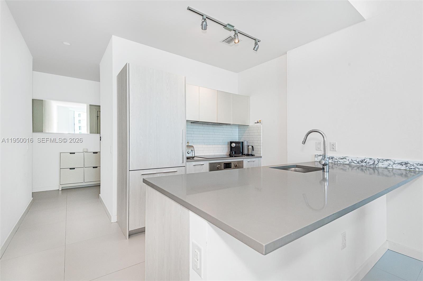 501 NE 31st St #PH4404 Miami, FL 33137