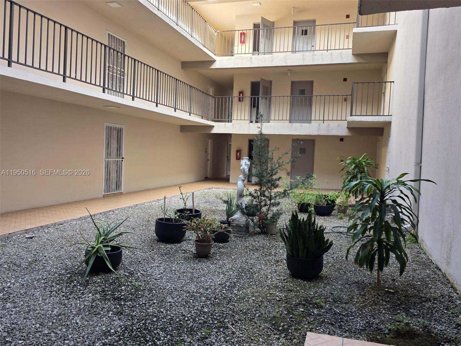 5505 NW 7th St #W117 Miami, FL 33126