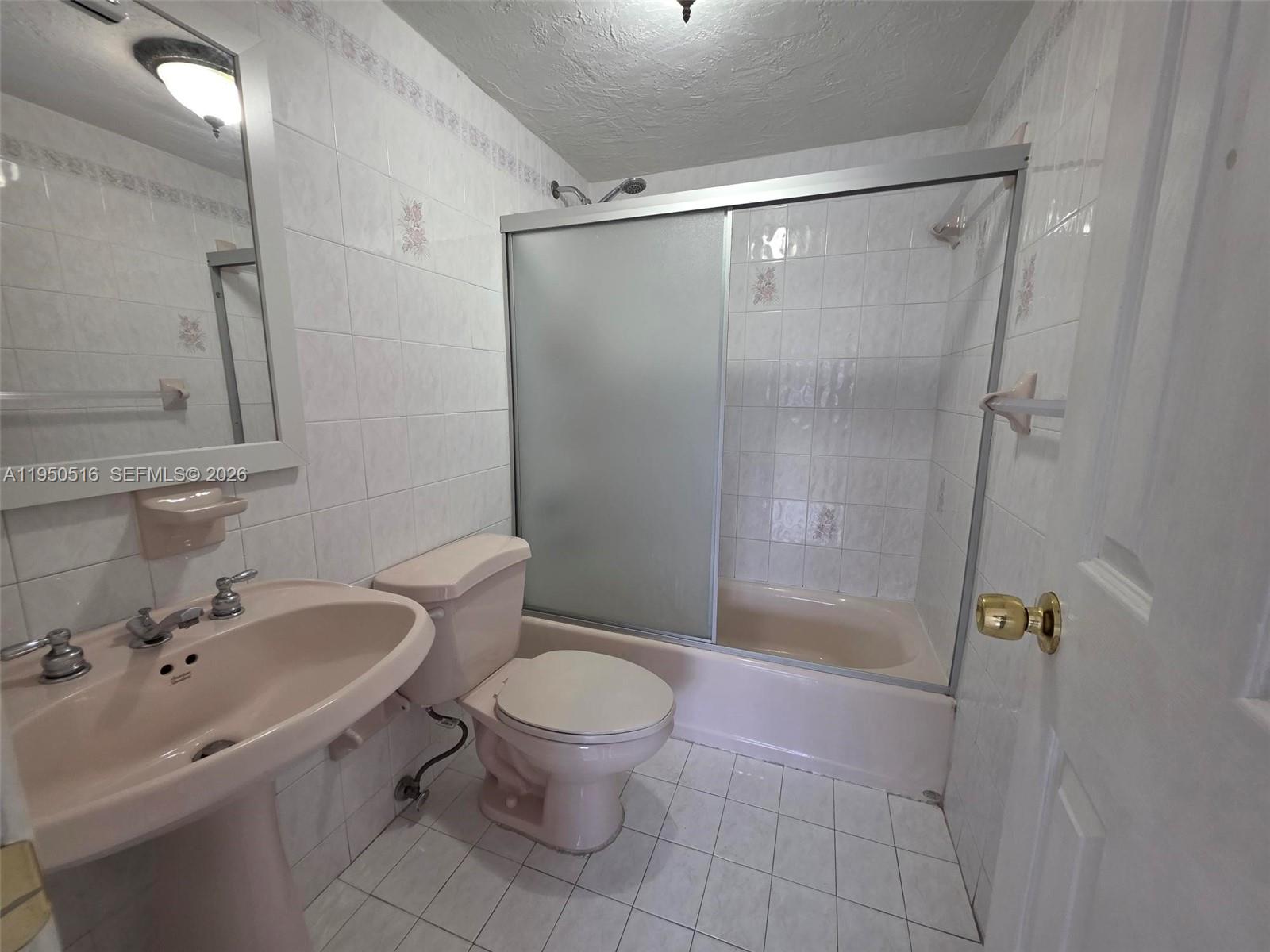 5505 NW 7th St #W117 Miami, FL 33126