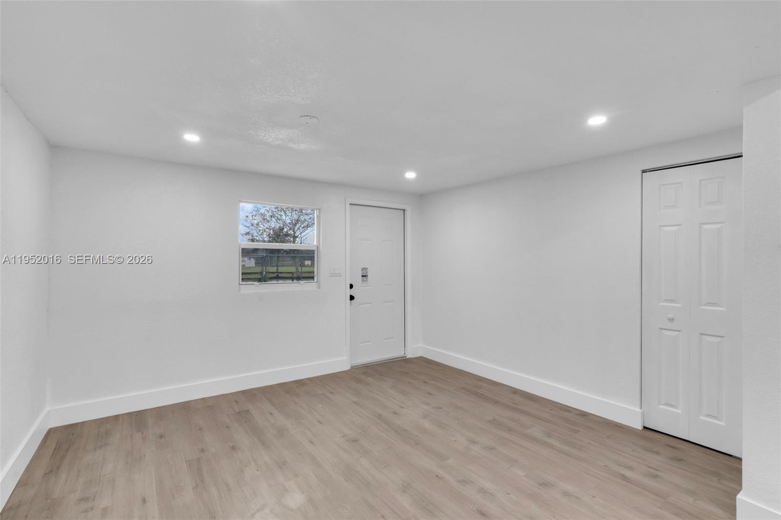 75 NW 160th St Miami, FL 33169