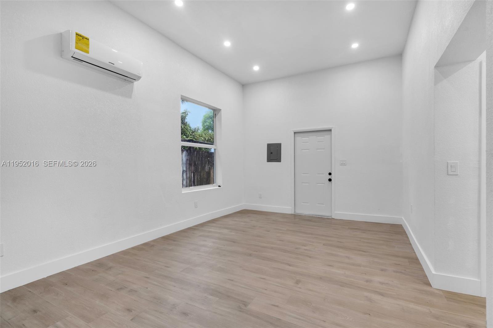 75 NW 160th St Miami, FL 33169