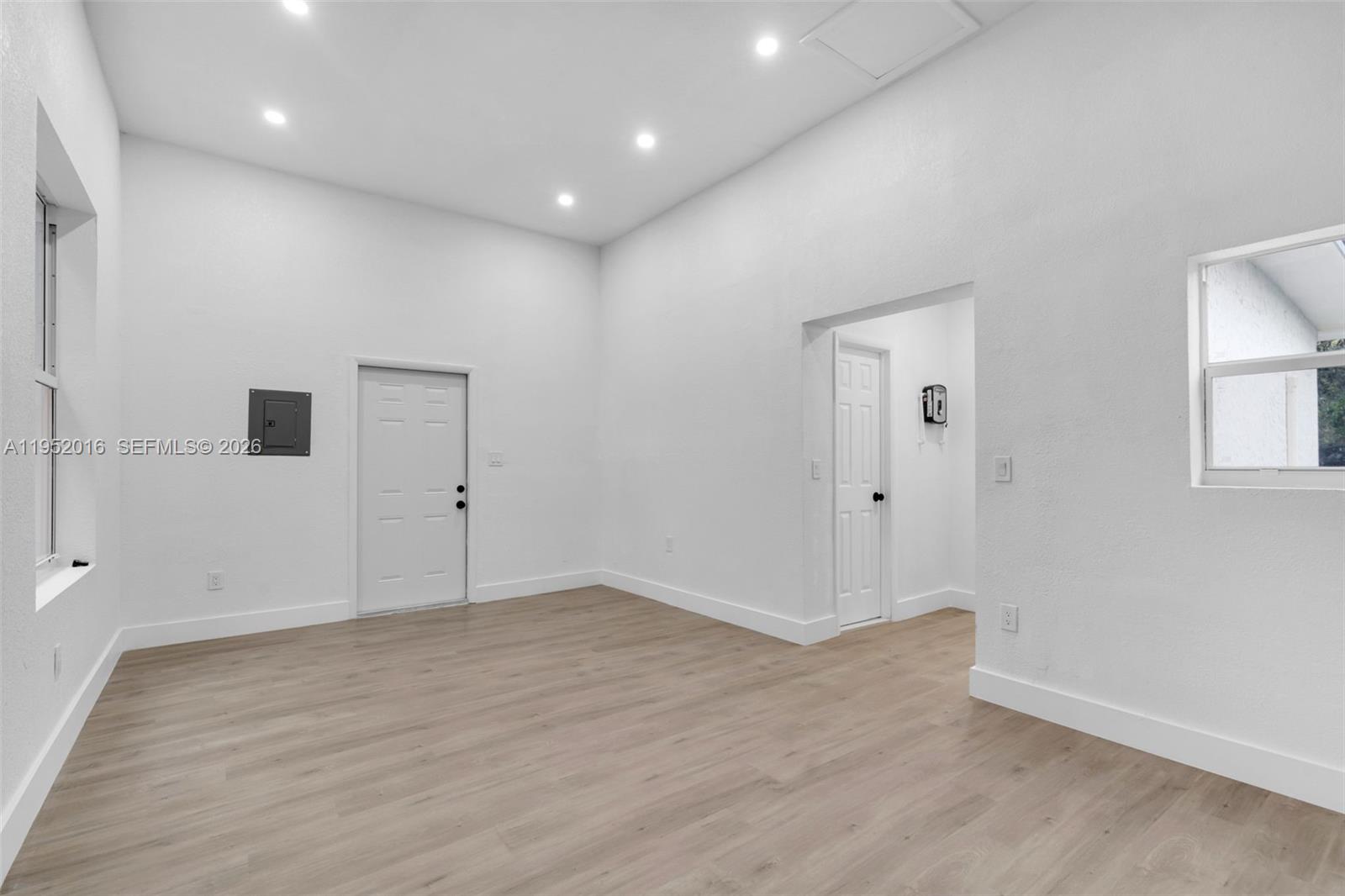 75 NW 160th St Miami, FL 33169