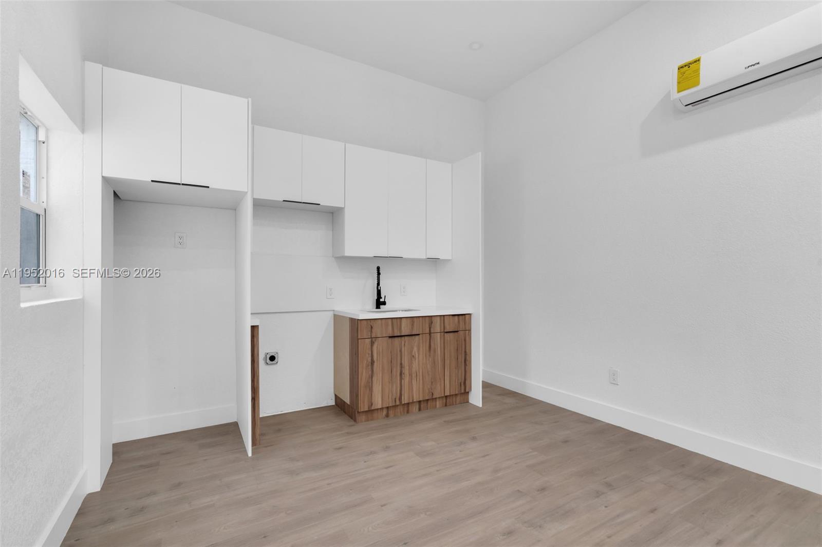 75 NW 160th St Miami, FL 33169