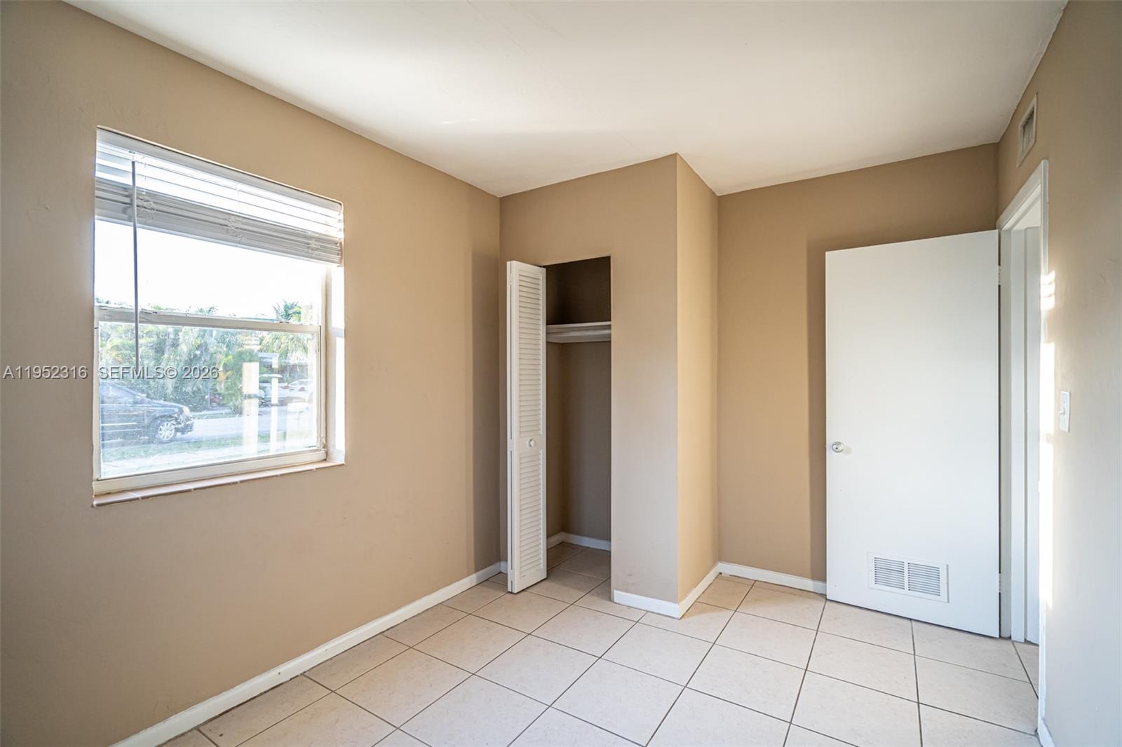 5196 NE 19th Ave Pompano Beach, FL 33064