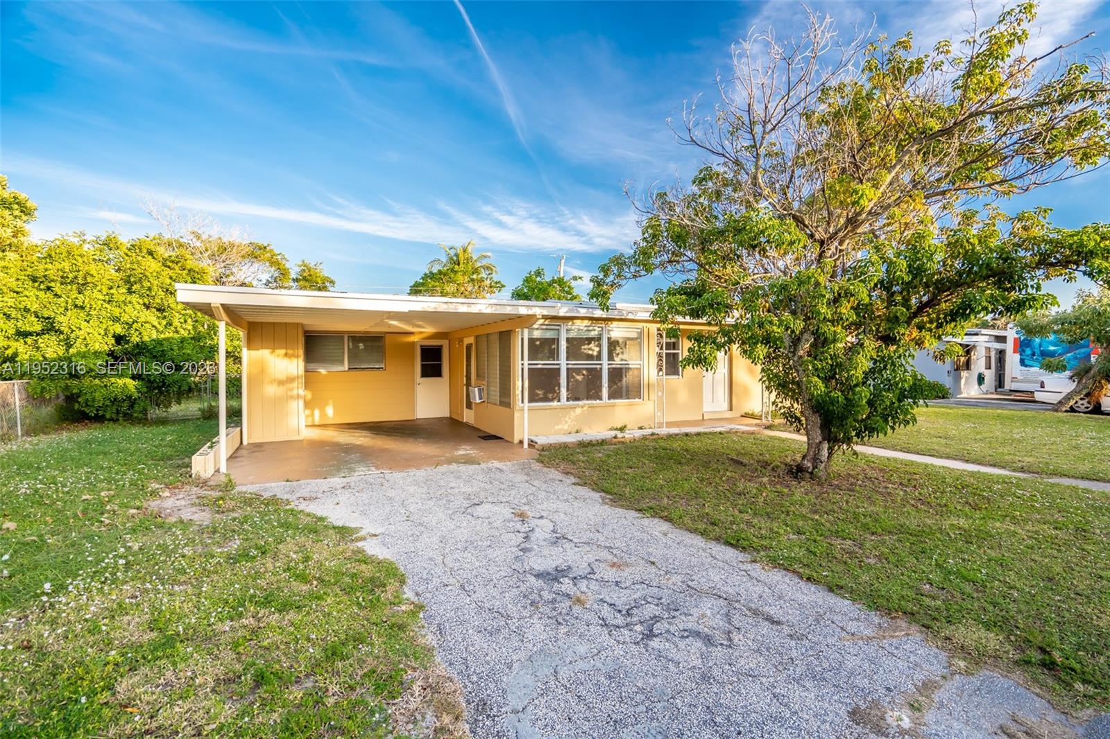 5196 NE 19th Ave Pompano Beach, FL 33064