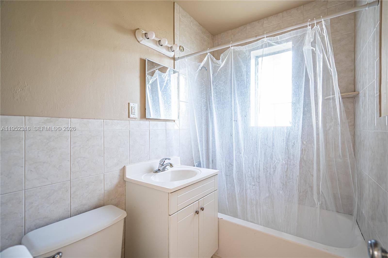 5196 NE 19th Ave Pompano Beach, FL 33064