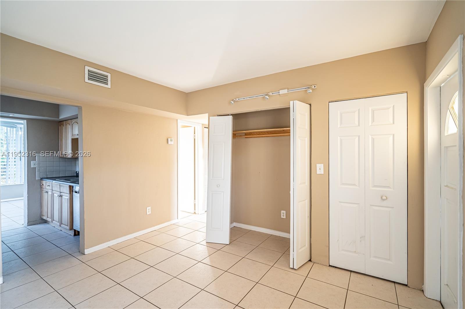 5196 NE 19th Ave Pompano Beach, FL 33064