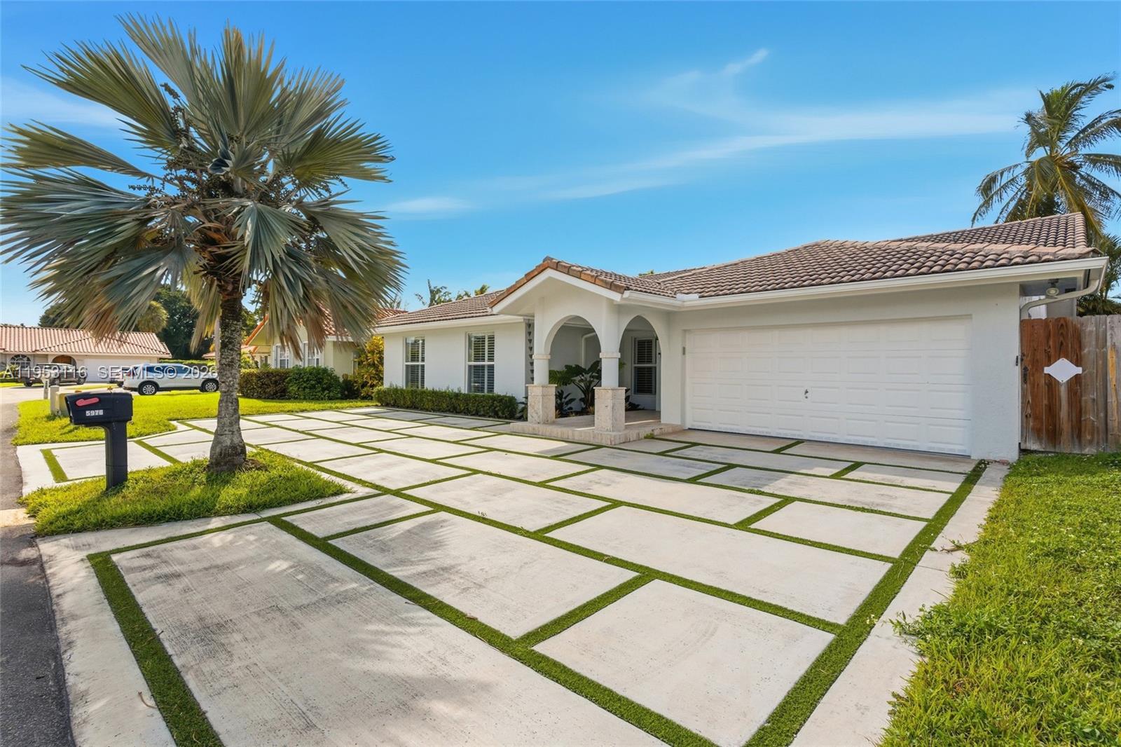 5976 SW 88th Pl Miami, FL 33173