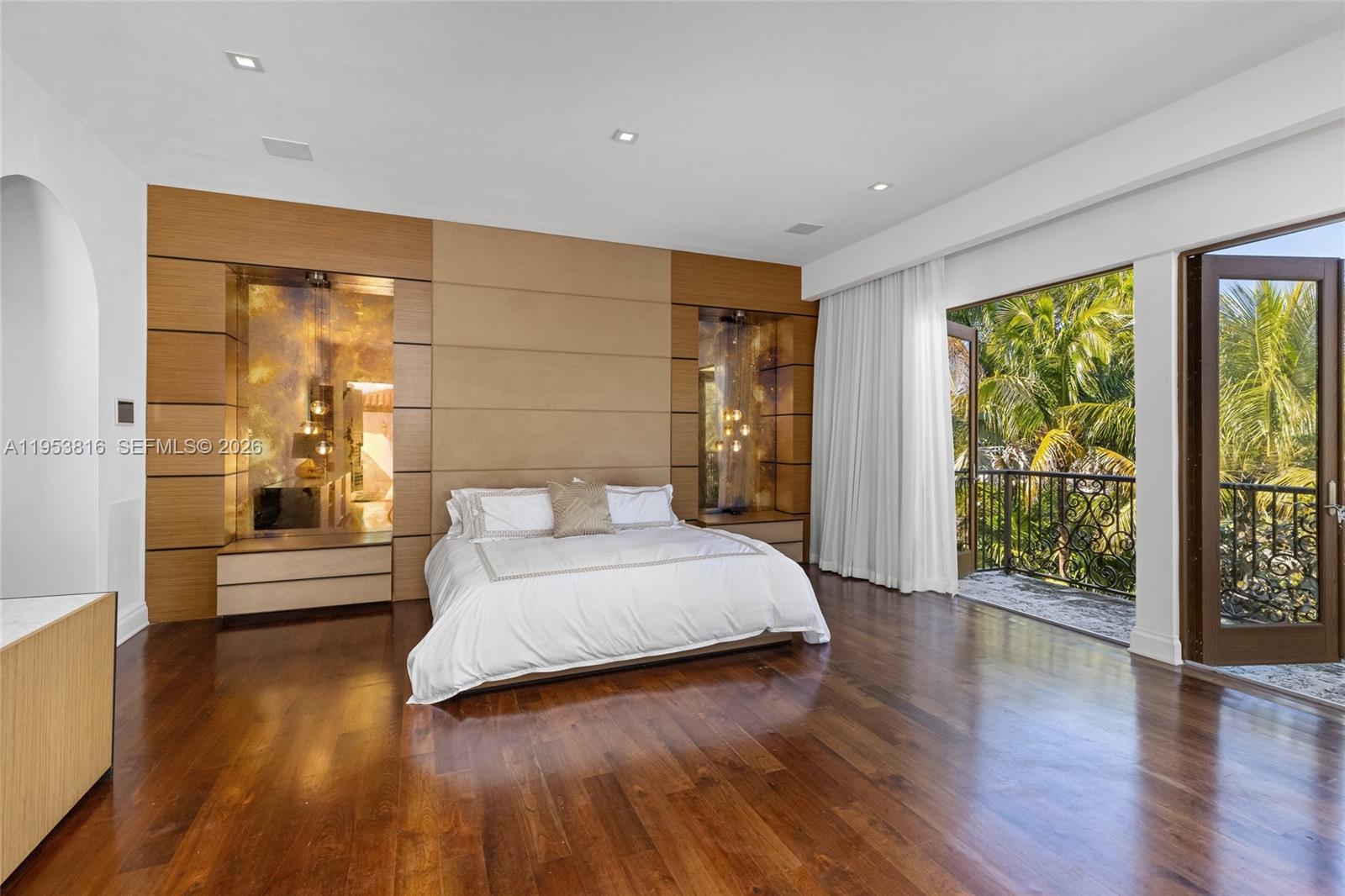 221 Casuarina Concourse Coral Gables, FL 33143