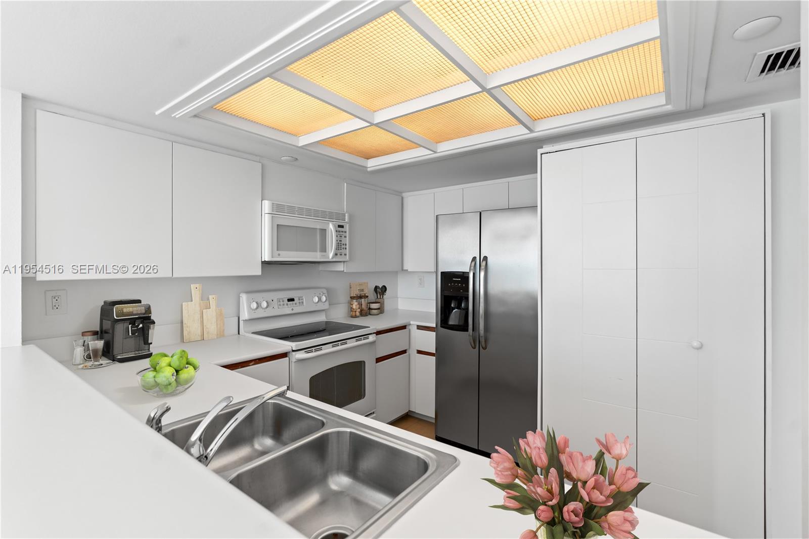 image South Pointe Towers12