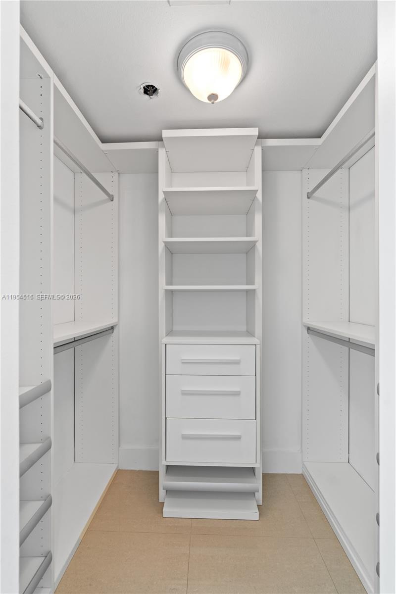 image South Pointe Towers21