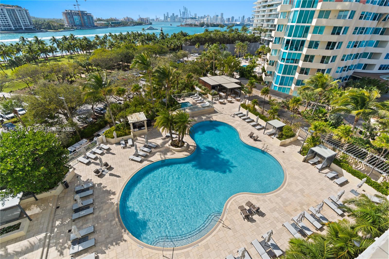 image South Pointe Towers23