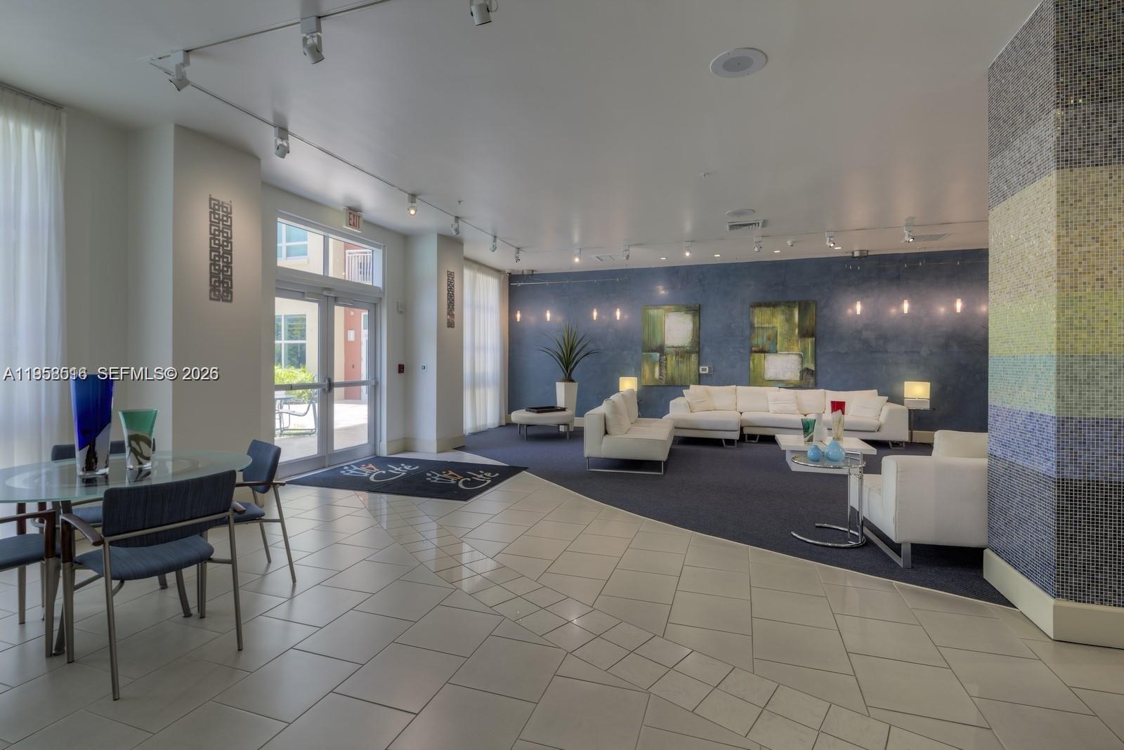 image Cite on the Bay East16