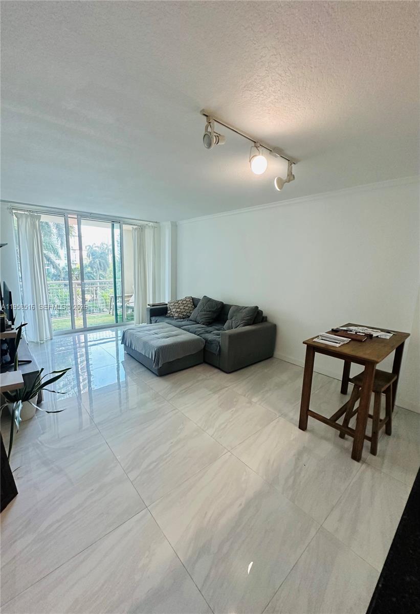 image Cite on the Bay East4