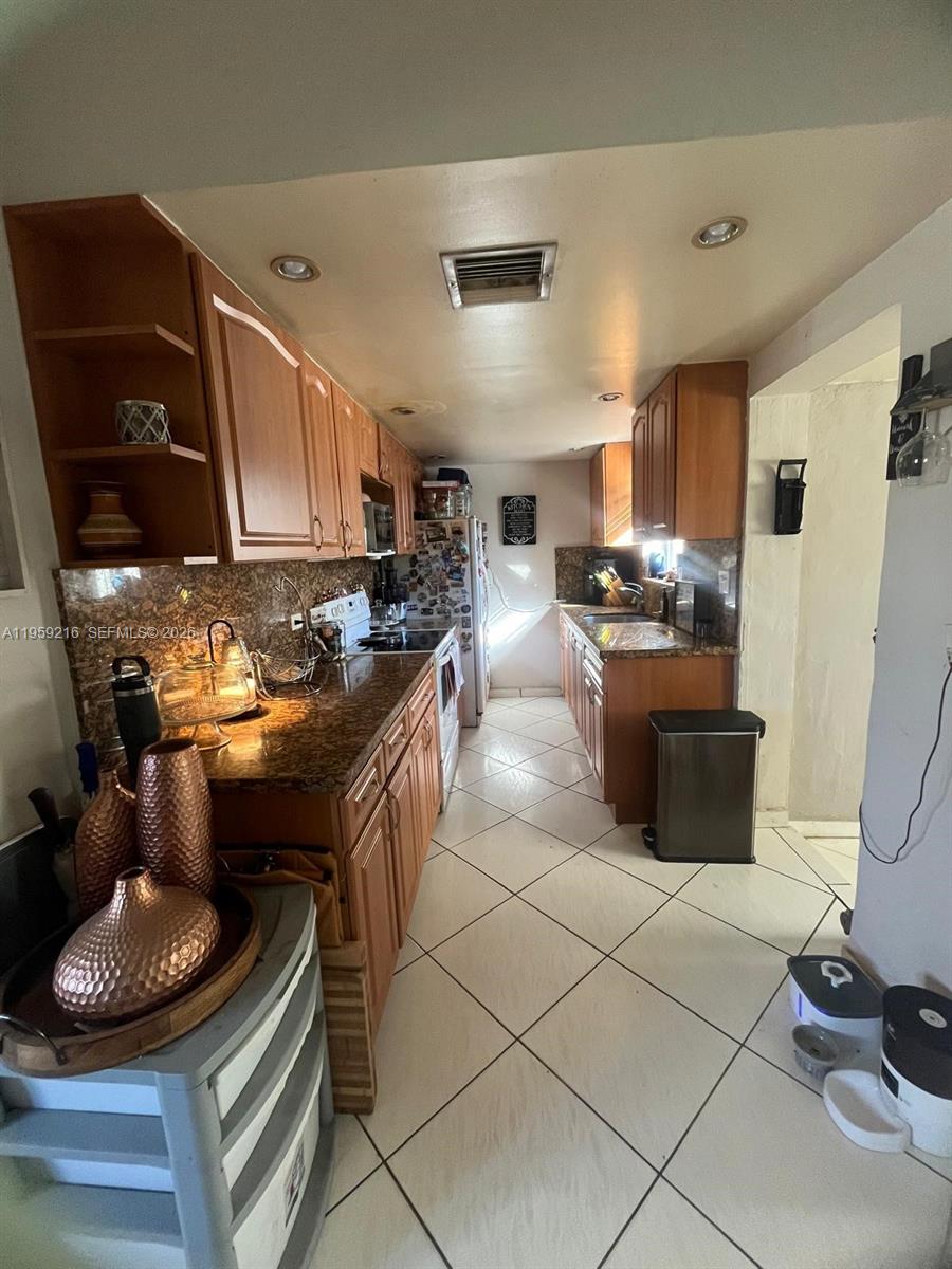 1701 NE 180th St North Miami Beach, FL 33162