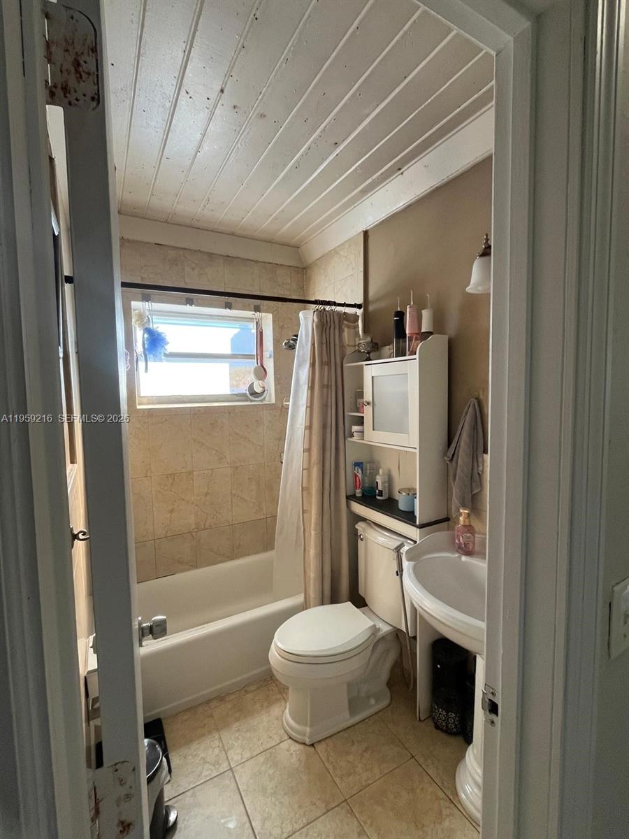 1701 NE 180th St North Miami Beach, FL 33162