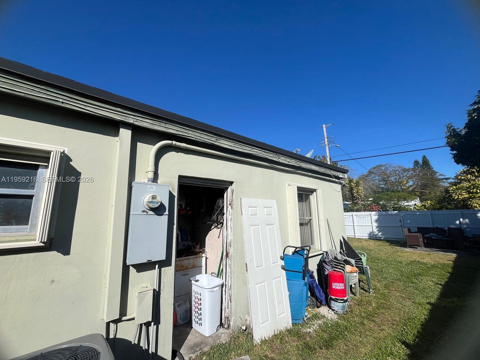 1701 NE 180th St North Miami Beach, FL 33162