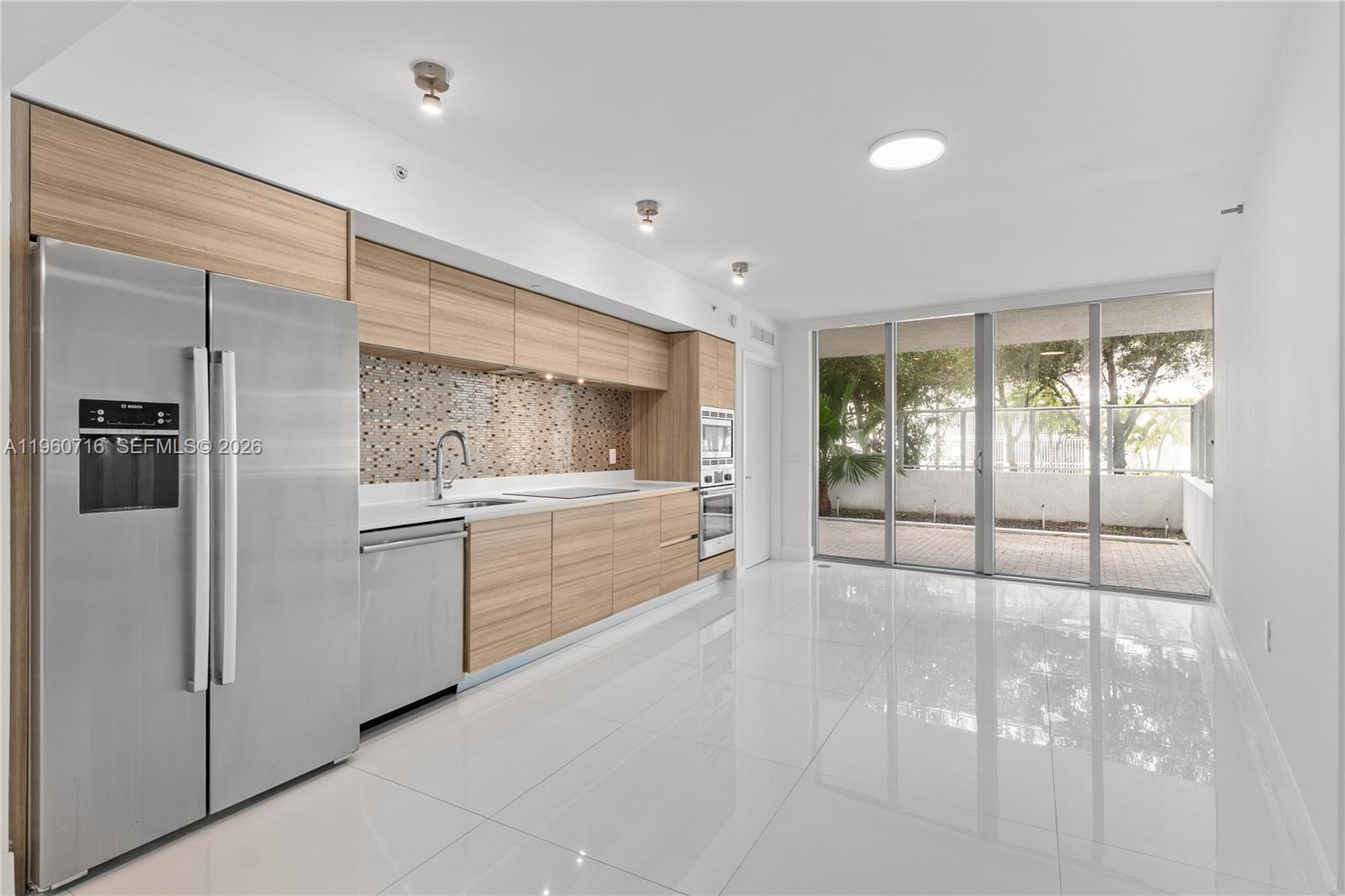 6620 Indian Crk Dr #116