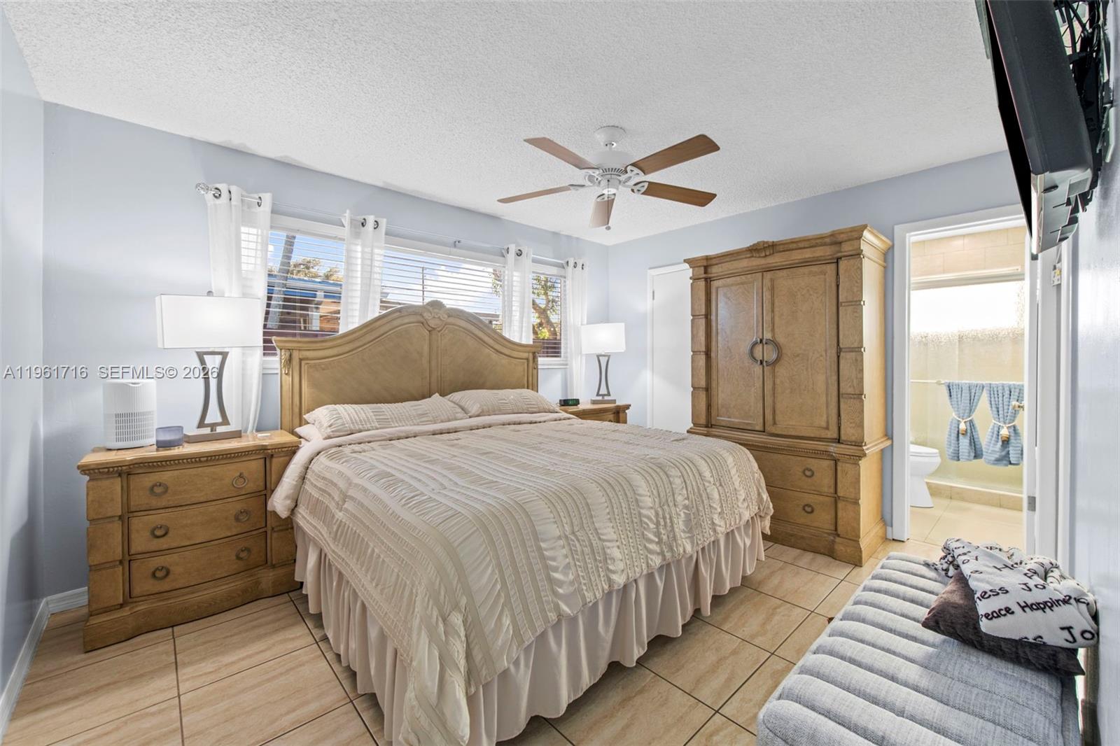 1916 N 36th Ave Hollywood, FL 33021