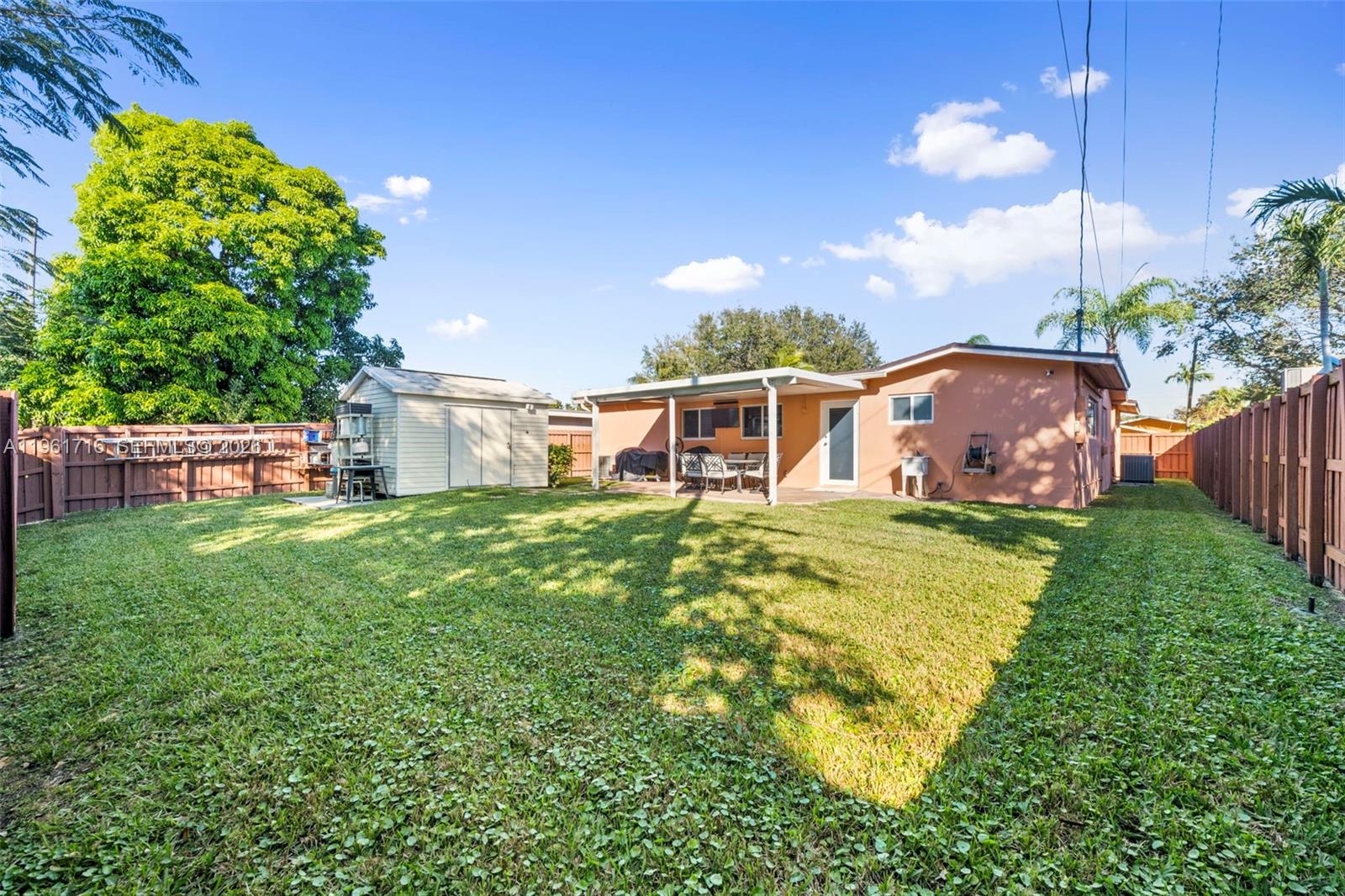 1916 N 36th Ave Hollywood, FL 33021