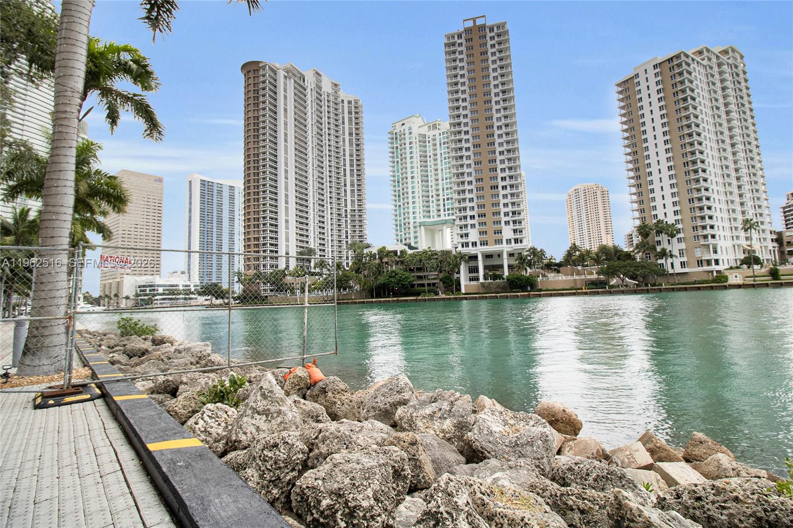 image Icon Brickell I18