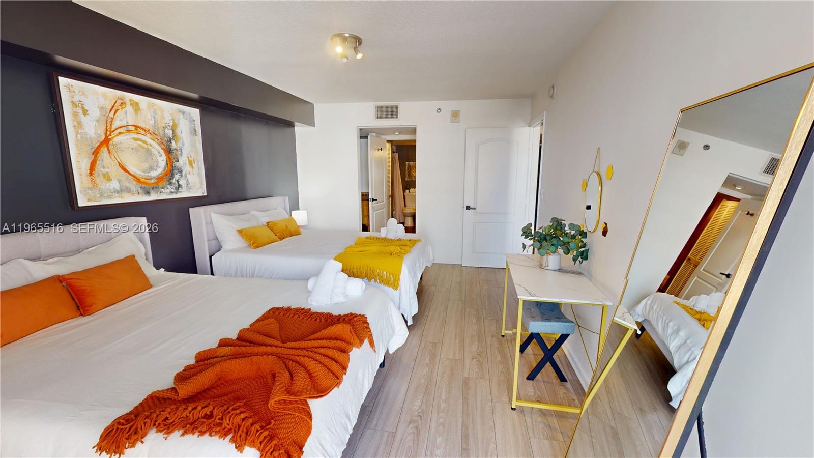 1200 N Brickell Bay Dr #2222 Miami, FL 33131