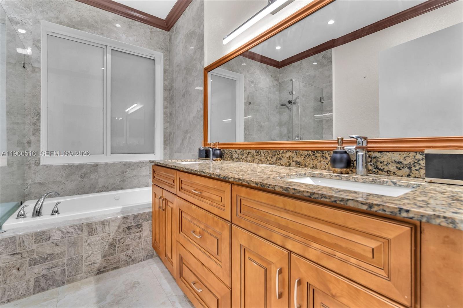 544 NW 159th Ln Pembroke Pines, FL 33028