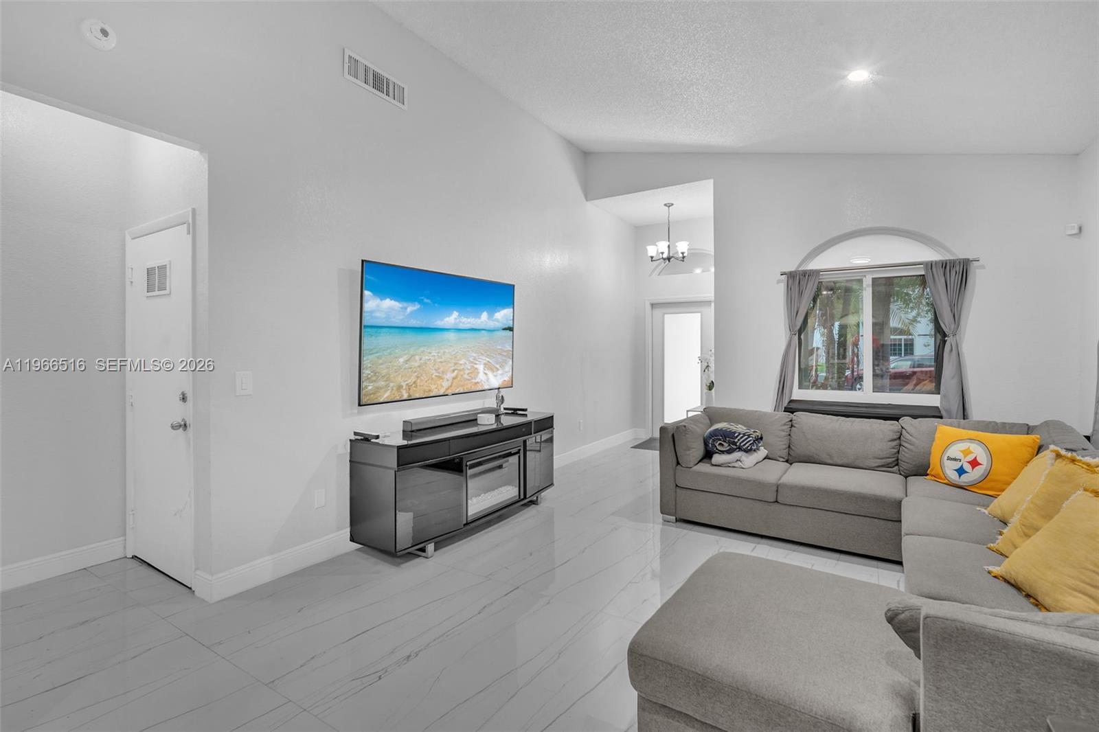 544 NW 159th Ln Pembroke Pines, FL 33028