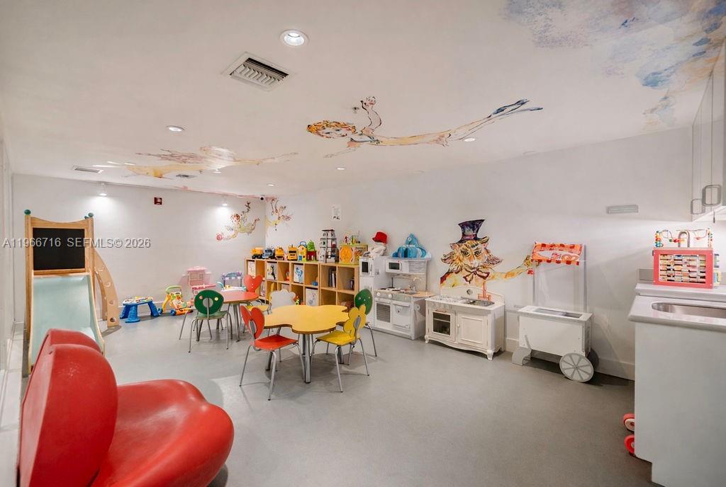 6103 Aqua Ave #702 Miami Beach, FL 33141