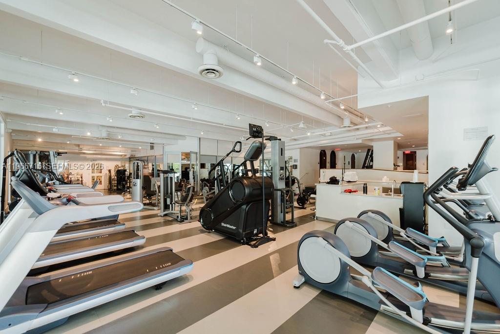 6103 Aqua Ave #702 Miami Beach, FL 33141