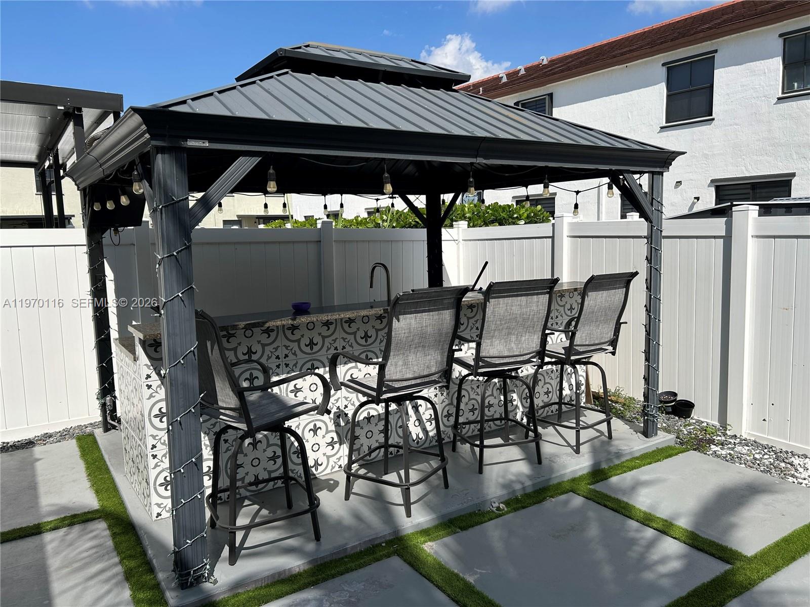 10371 W 33rd Ct Hialeah, FL 33018