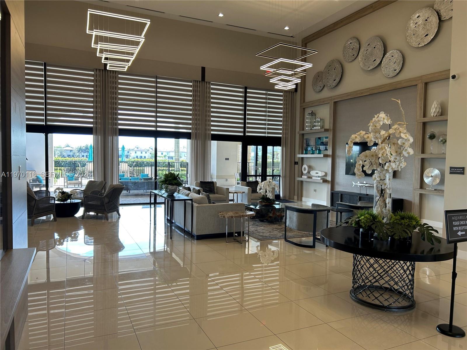 10371 W 33rd Ct Hialeah, FL 33018