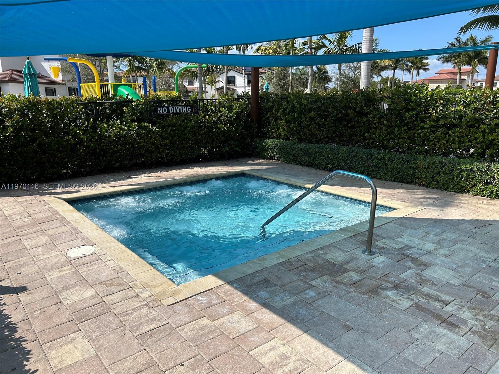 10371 W 33rd Ct Hialeah, FL 33018