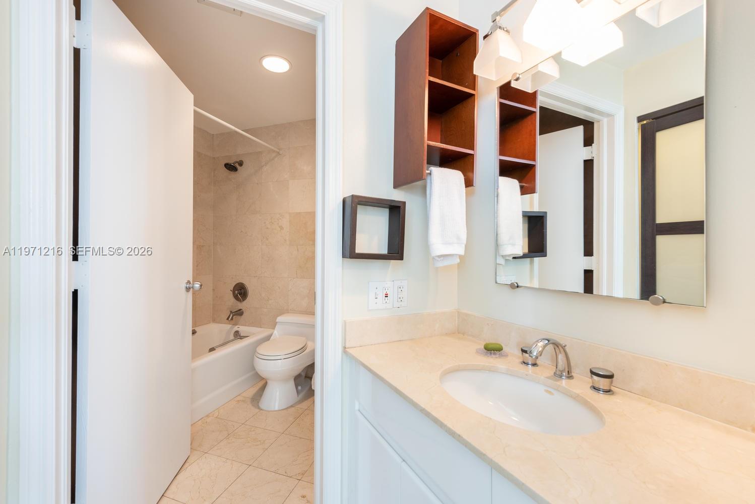 888 Brickell Key Dr #2201 Miami, FL 33131