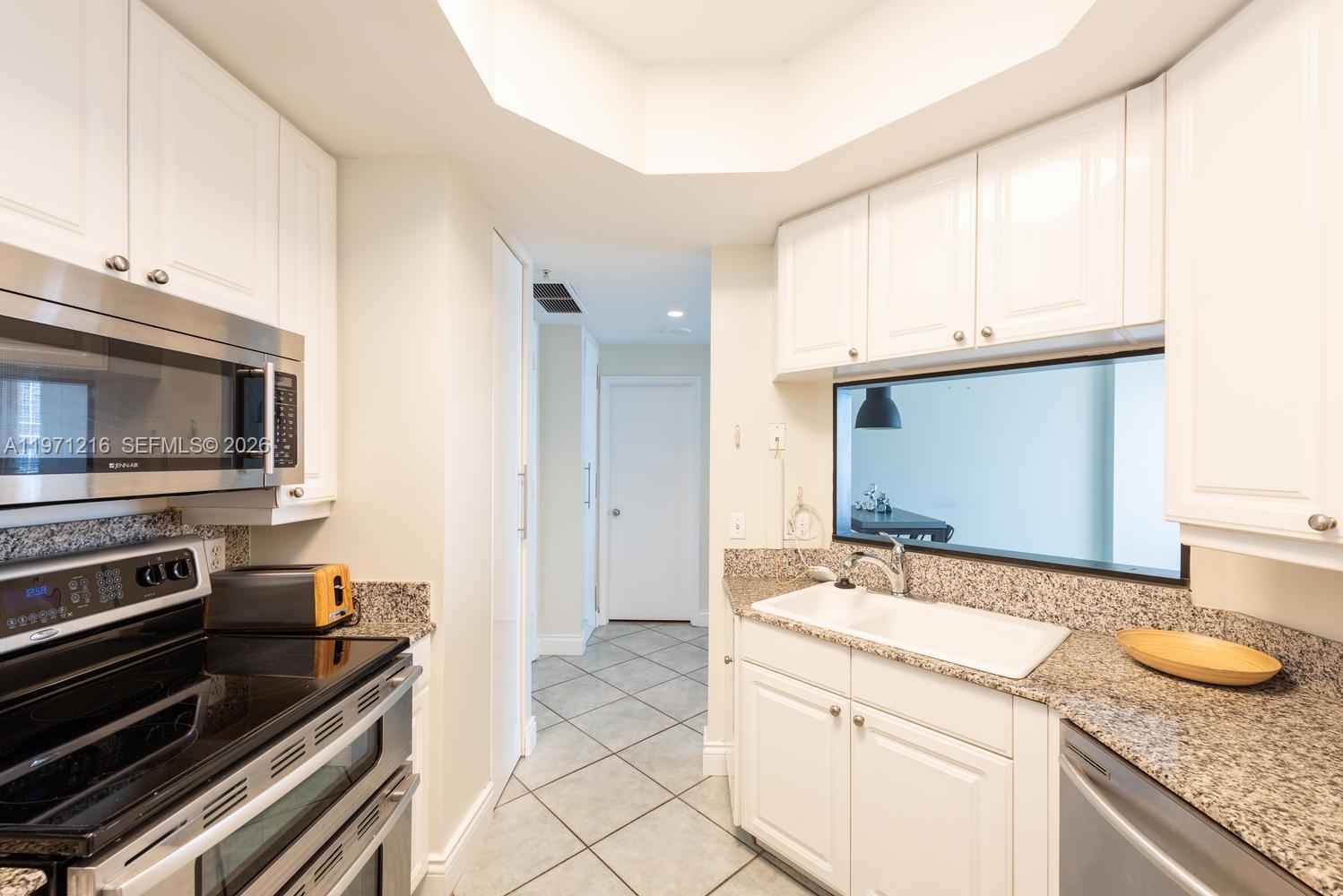 888 Brickell Key Dr #2201 Miami, FL 33131