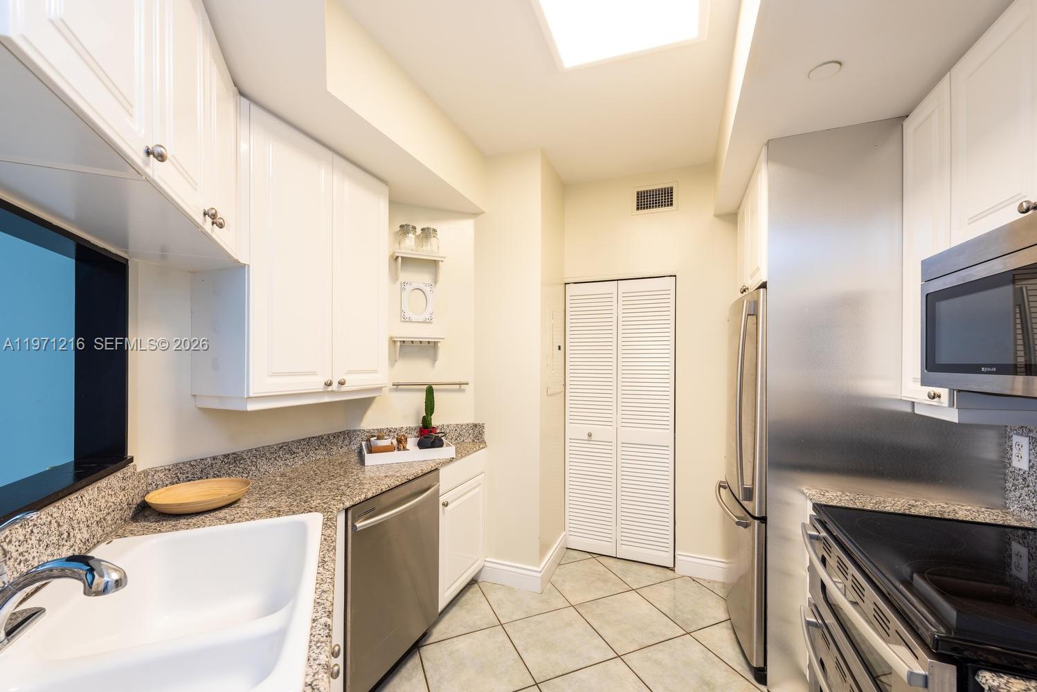 888 Brickell Key Dr #2201 Miami, FL 33131