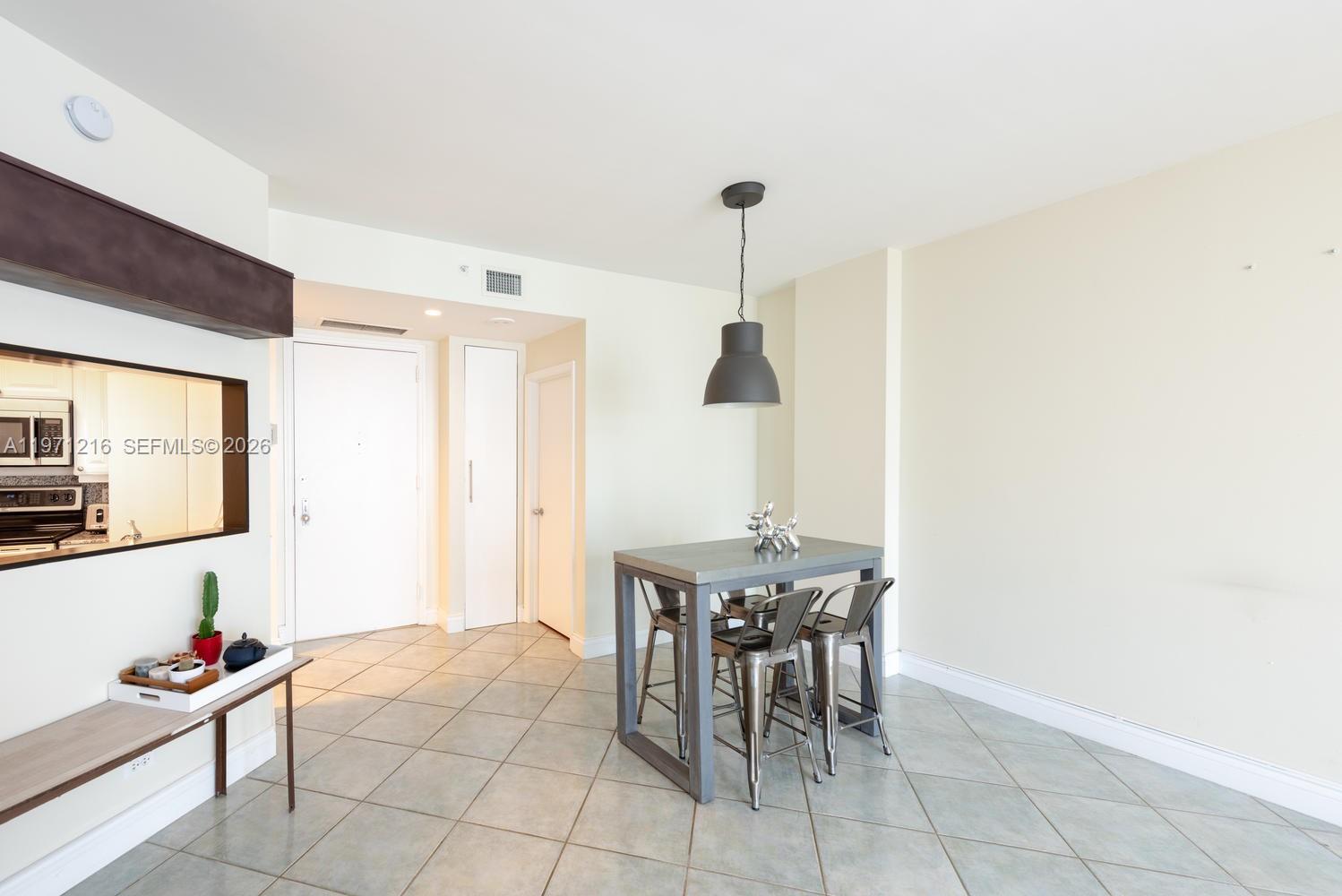 888 Brickell Key Dr #2201 Miami, FL 33131